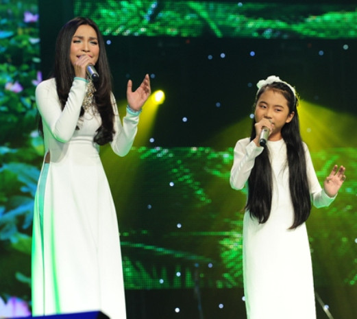 Hiền Thục song ca cùng Phương Mỹ Chi trong đêm chung kết. Hiền Thục song ca cùng Phương Mỹ Chi trong đêm chung kết.