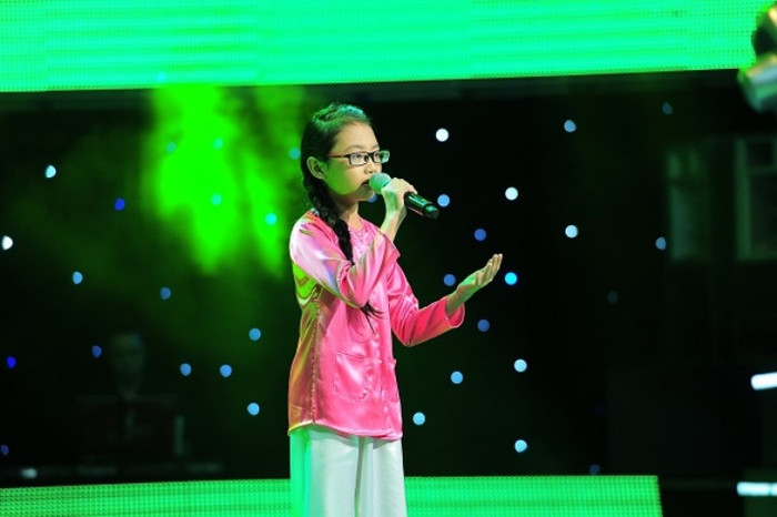 Phương Mỹ Chi trong chương trình The Voice Kids.