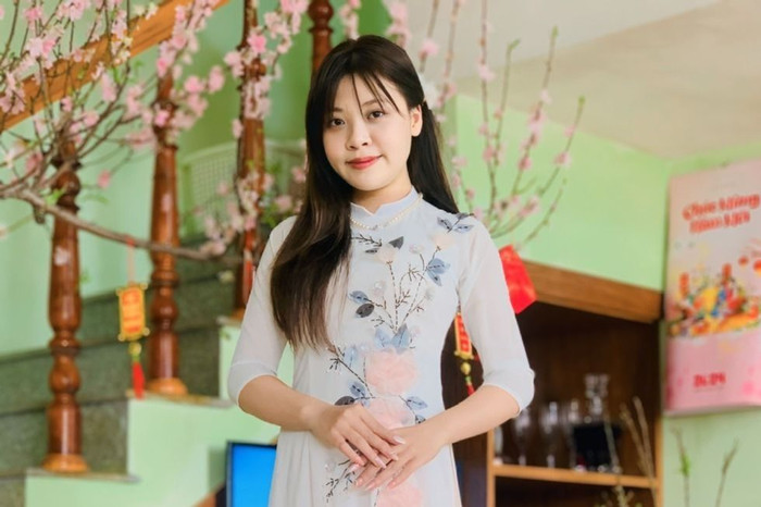 Nguyễn Thị Nhâm, sinh viên năm 4, ngành Quản trị văn phòng, Học viện Quản lý Giáo dục. Ảnh: NVCC. nhâm sv.jpg
