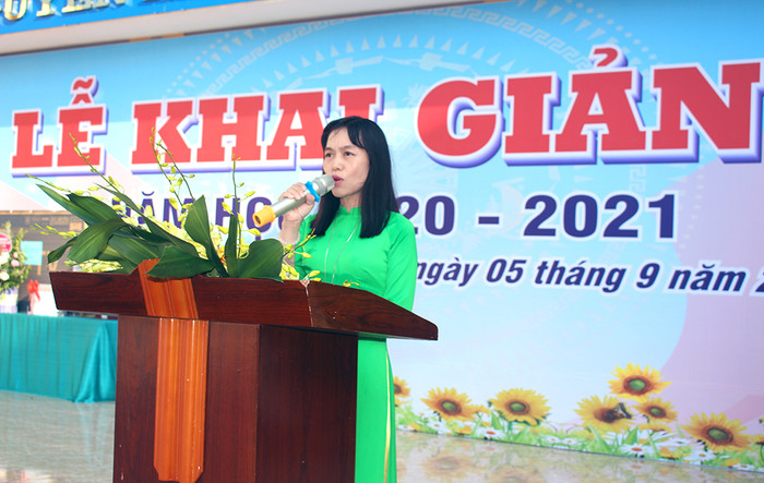 Cô giáo Phạm Thu Thủy, Phó Hiệu trưởng Trường Trung học cơ sở thị trấn Nham Biền số 1 (Bắc Giang). Ảnh: Sở Giáo dục và Đào tạo Bắc Giang. ad-4nxft4ik2tkyxb9dl3rcxw3iihu3v6ny43w3txgulyoqf-yzdmiygx5ne36mcgnp7a6-34yznf7oxej-gaaqlj-03fwfxnjnnyi7sec0gipyzwgcl7caq9lc4ddcw-pdnfvrowm6ve-lsvybjskwa4pryxgzk-7046.jpg