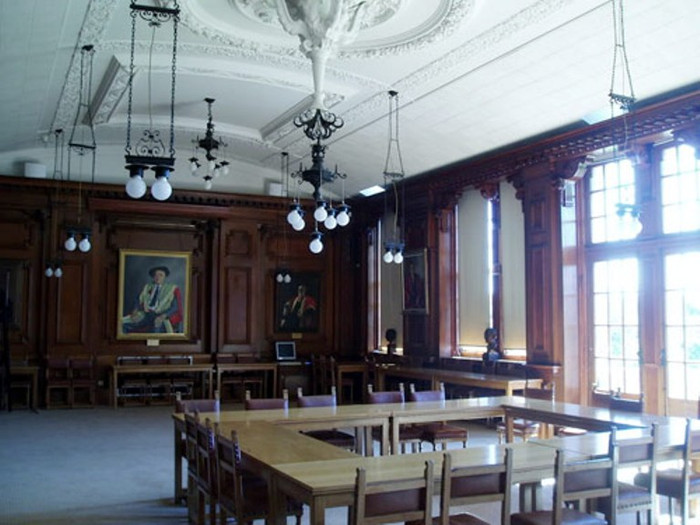 Khung cảnh tráng lệ của một phòng học.