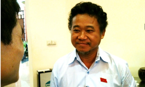 Đại biểu Đặng Thành Tâm tại kỳ họp thứ 4, Quốc hội khóa XIII, ngày 29-10-2012. Ảnh: CTV Đại biểu Đặng Thành Tâm tại kỳ họp thứ 4, Quốc hội khóa XIII, ngày 29-10-2012. Ảnh: CTV