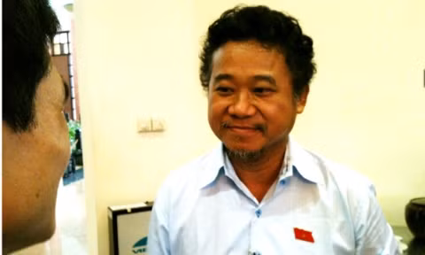 Đại biểu Đặng Thành Tâm tại kỳ họp thứ 4, Quốc hội khóa XIII, ngày 29-10-2012. Ảnh: CTV