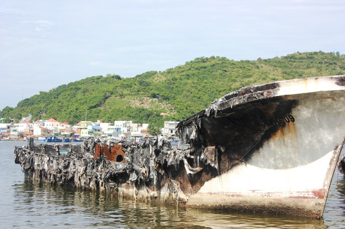 Mới đây, Trung tâm dịch vụ bán đấu giá tài sản tỉnh Khánh Hòa ra thông báo bán đấu giá bảy tàu đánh bắt xa bờ đã bị hư hỏng. Bảy chiếc tàu này mang số hiệu Đại Dương 02, Đại Dương 03, Đại Dương 06, Đại Dương 09 và Đại Dương 12, và Biển Đông 08, Biển Đông 09, neo đậu tại cảng Hòn Rớ, xã Phước Đồng, TP. Nha Trang từ năm 2007 đến nay. Những chiếc tàu này được sản xuất tại Hàn Quốc, Nhật Bản với công suất từ 320 đến trên 500 HP.