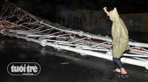 Bão quật đổ tháp truyền hình cao nhất Bắc Bộ ảnh 2 Bão quật đổ tháp truyền hình cao nhất Bắc Bộ, Tin tức trong ngày, bao son tinh, bao so 8, sieu bao, bao di chuyen nhanh, sieu bao son tinh, bao 2012, mua mua bao, mua mua bao 2012, bao, tin nhanh, tin hot, tin tuc, vn