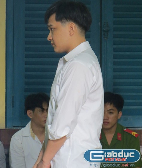 Bị cáo Dũng tại tòa. Bị cáo Dũng tại tòa.