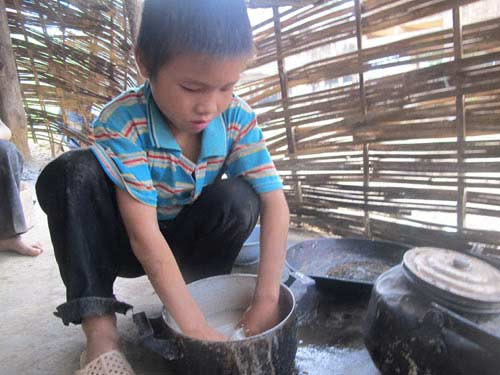 Sống mòn ở vùng đất chết, Tin tức trong ngày, vung dat chet, ma tuy, vang, que ngheo, dan toc mien nui, vung cao, ban lang, gia lang, bai vang, nghien ma tuy, tin tuc, tin nhanh, tin hot, vn