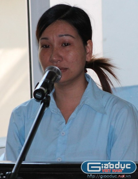 Bị cáo B trước vành móng ngựa. Bị cáo B trước vành móng ngựa.