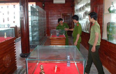 Khu trưng bày đồ cổ của resort Thiên Đàng Khu trưng bày đồ cổ của resort Thiên Đàng