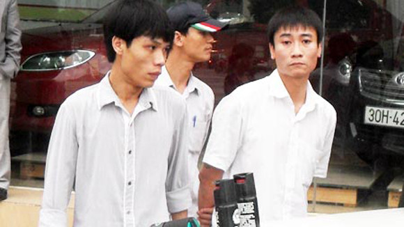 Gai người hàng loạt vũ khí rao bán tràn lan trên mạng ảnh 2 Gai người hàng loạt vũ khí rao bán tràn lan trên mạng ảnh 2