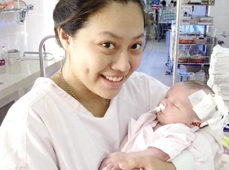 Bà nội tử vong vì lao người cứu cháu: Em bé sống sót thần kỳ ảnh 2 Bà nội tử vong vì lao người cứu cháu: Em bé sống sót thần kỳ ảnh 2
