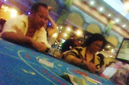 Những kẻ “hút máu” khách chơi tại casino, Tin tức trong ngày, cai bang, song bai, song bac campuchia, cua khau moc bai, casino, song bac, con bac, triet pha song bac, casino, bao, tin tuc, tin hot, tin hay, vn