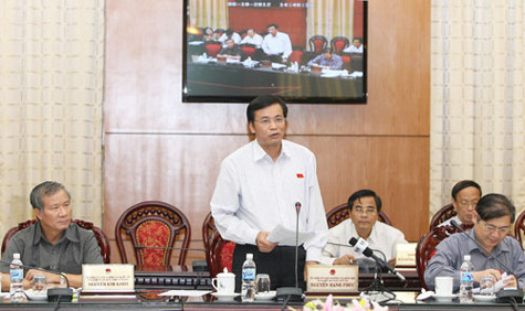 Chủ nhiệm Văn phòng Quốc hội Nguyễn Hạnh Phúc phát biểu ý kiến - Ảnh: TTXVN Chủ nhiệm Văn phòng Quốc hội Nguyễn Hạnh Phúc phát biểu ý kiến - Ảnh: TTXVN