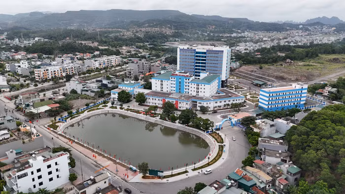 Dự án Nâng cấp, mở rộng Bệnh viện Phổi Quảng Ninh với quy mô mở rộng diện tích, sửa chữa, nâng cấp và xây mới một số công trình, đảm bảo cơ sở vật chất đồng bộ; nâng quy mô từ 200 giường bệnh lên 330 giường bệnh (Ảnh: Phạm Linh) Dự án Nâng cấp, mở rộng Bệnh viện Phổi Quảng Ninh với quy mô mở rộng diện tích, sửa chữa, nâng cấp và xây mới một số công trình, đảm bảo cơ sở vật chất đồng bộ; nâng quy mô từ 200 giường bệnh lên 330 giường bệnh (Ảnh: Phạm Linh)