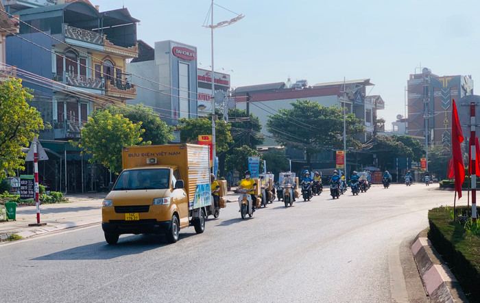 Ngành Bảo hiểm xã hội tỉnh Quảng Ninh phối hợp với Bưu điện tỉnh tổ chức tuyên truyền chính sách bảo hiểm xã hội tự nguyện (Ảnh: Hải Ninh) Ngành Bảo hiểm xã hội tỉnh Quảng Ninh phối hợp với Bưu điện tỉnh tổ chức tuyên truyền chính sách bảo hiểm xã hội tự nguyện (Ảnh: Hải Ninh)