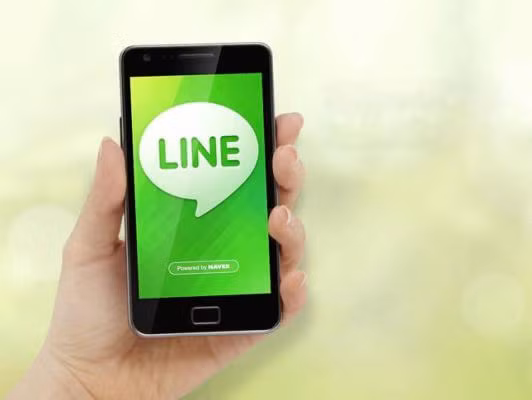 Facebook và các dịch vụ nhắn tin miễn phí (OTT) nở rộ, nhu cầu sử dụng 3G hàng ngày của hàng chục triệu người dùng di động Việt Nam bỗng tăng vọt.