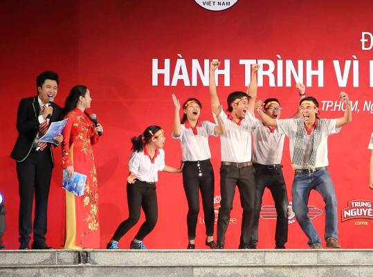 Niềm vui sướng của các thành viên đội trường ĐH Nông nghiệp Hà Nội khi trở thành đội chiến thắng. Niềm vui sướng của các thành viên đội trường ĐH Nông nghiệp Hà Nội khi trở thành đội chiến thắng.