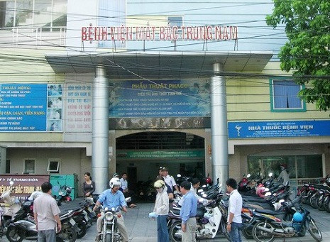 Ông Trí được mời ra Bắc thu xếp nợ cho một công ty đa ngành đang bên bờ vực phá sản, nhờ kinh nghiệm giải cứu hàng loạt doanh nghiệp thủy sản miền Tây với tổng nợ hơn 4.000 tỷ đồng. Ông Trí được mời ra Bắc thu xếp nợ cho một công ty đa ngành đang bên bờ vực phá sản, nhờ kinh nghiệm giải cứu hàng loạt doanh nghiệp thủy sản miền Tây với tổng nợ hơn 4.000 tỷ đồng.