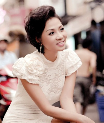 Thu Minh bị chê mắc "bệnh ngôi sao" khi chê trách nhân viên an ninh hàng không. Thu Minh bị chê mắc "bệnh ngôi sao" khi chê trách nhân viên an ninh hàng không.