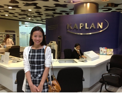 Kaplan Singapore hiện có hơn 24.000 sinh viên với hơn 4.800 sinh viên quốc tế theo học các chương trình toàn thời gian, trải rộng ở hai khu học xá. Kaplan Singapore hiện có hơn 24.000 sinh viên với hơn 4.800 sinh viên quốc tế theo học các chương trình toàn thời gian, trải rộng ở hai khu học xá.