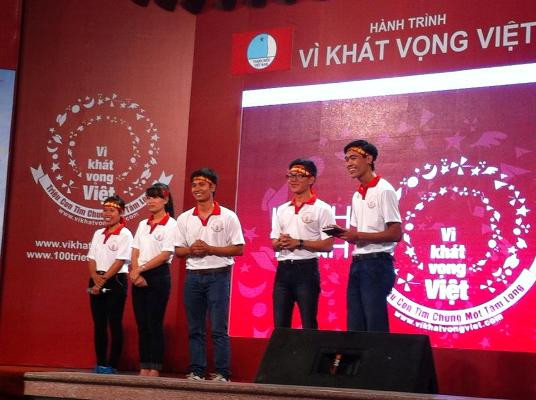 Nụ cười tươi rói của các thí sinh trường ĐH Nông nghiệp khi trả lời phần thi tình huống của giám khảo. Nụ cười tươi rói của các thí sinh trường ĐH Nông nghiệp khi trả lời phần thi tình huống của giám khảo.