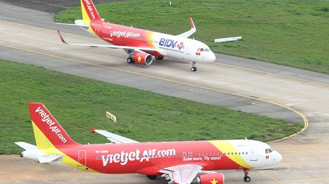 VietJetAir tổ chức vận chuyển hàng cứu trợ của Việt Nam dành cho người dân chịu thiên tai ở Philippines. VietJetAir tổ chức vận chuyển hàng cứu trợ của Việt Nam dành cho người dân chịu thiên tai ở Philippines.