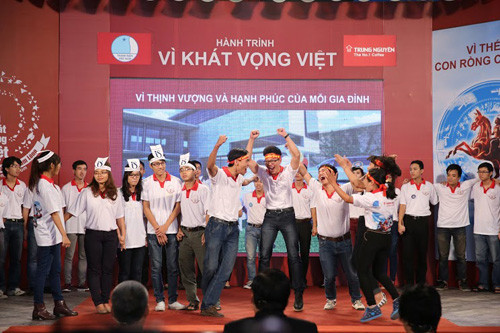 Niềm vui chiến thắng của sinh viên ĐH Nông nghiệp Hà Nội tại lễ công bố kết quả các dự án - Ảnh: Tập đoàn cà phê Trung Nguyên cung cấp Niềm vui chiến thắng của sinh viên ĐH Nông nghiệp Hà Nội tại lễ công bố kết quả các dự án - Ảnh: Tập đoàn cà phê Trung Nguyên cung cấp