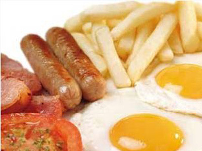 Người đau dạ dày không nên ăn nhiều đồ chiên rán.