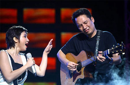 Vợ chồng ca sĩ Mỹ Linh - nhạc sĩ Anh Quân. Vợ chồng ca sĩ Mỹ Linh - nhạc sĩ Anh Quân.