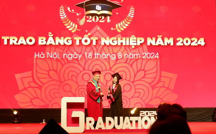 Thu Thủy trong Lễ tốt nghiệp năm 2024 tại Trường Đại học Ngoại thương. Ảnh: NVCC. 43330a6e-c3f3-445d-90a6-ec1cd5995d07.jpg