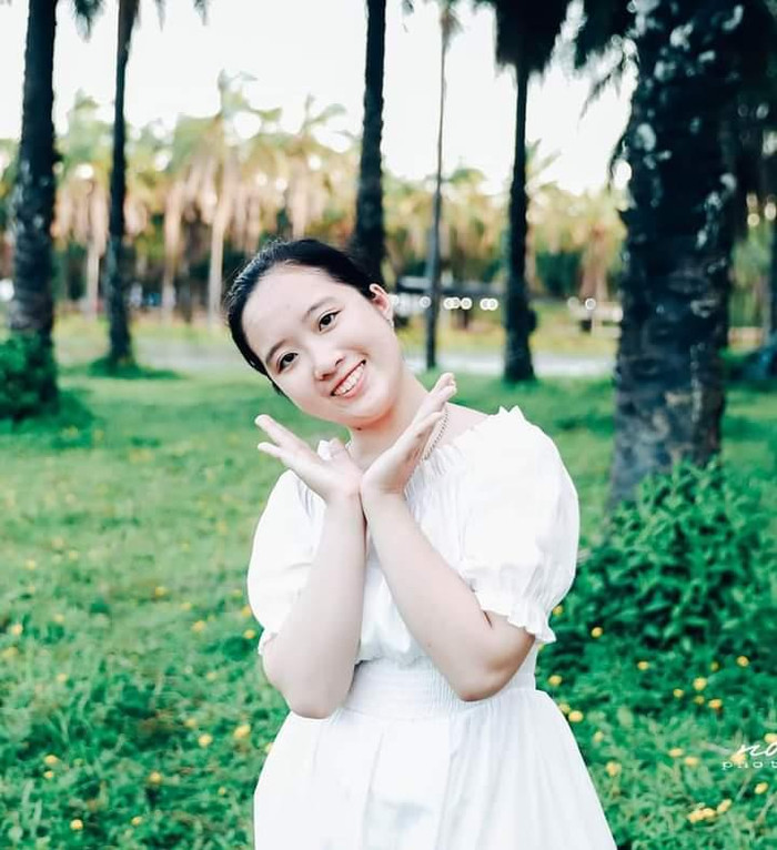 Nữ sinh Trần Việt Ngân, lớp 11 Anh, Trường Trung học phổ thông chuyên Lê Quý Đôn, tỉnh Quảng Trị. (Ảnh: Nhân vật cung cấp) Nữ sinh Trần Việt Ngân, lớp 11 Anh, Trường Trung học phổ thông chuyên Lê Quý Đôn, tỉnh Quảng Trị. (Ảnh: Nhân vật cung cấp)