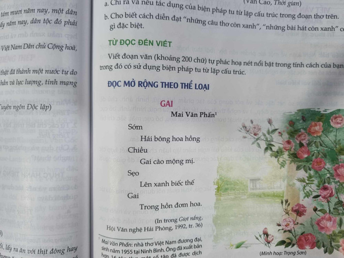 Bài thơ "Gai" trong sách giáo khoa Ngữ văn 11 bộ Chân trời sáng tạo. (Ảnh: Ánh Dương) gdvn_gai.jpg