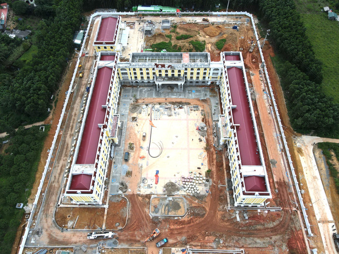 Trường xây mới với tổng mức đầu tư là 197 tỷ đồng (Ảnh: Phạm Linh) Trường xây mới với tổng mức đầu tư là 197 tỷ đồng (Ảnh: Phạm Linh)