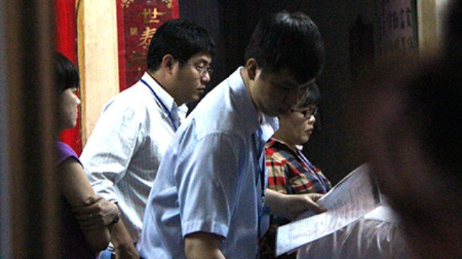 Đoàn kiểm tra làm việc tại Công ty Cửu Hương sáng 16/9. (Ảnh: Dân trí) Đoàn kiểm tra làm việc tại Công ty Cửu Hương sáng 16/9. (Ảnh: Dân trí)