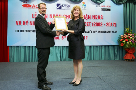 ACET Việt Nam nhận chứng nhận Quốc tế từ NEAS- Tổ chức Chứng nhận tiêu chuẩn chất lượng đào tạo tiếng Anh trên toàn thế giới với uy tín từ năm 1990 . ACET Việt Nam nhận chứng nhận Quốc tế từ NEAS- Tổ chức Chứng nhận tiêu chuẩn chất lượng đào tạo tiếng Anh trên toàn thế giới với uy tín từ năm 1990 .