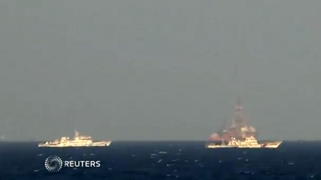 Giàn khoan 981 hạ đặt trái phép trong vùng đặc quyền kinh tế của Việt Nam (Ảnh: Reuters) Giàn khoan 981 hạ đặt trái phép trong vùng đặc quyền kinh tế của Việt Nam (Ảnh: Reuters)