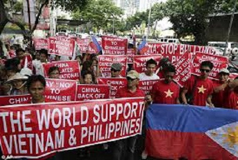 Người dân Philippines ủng hộ Việt Nam Người dân Philippines ủng hộ Việt Nam