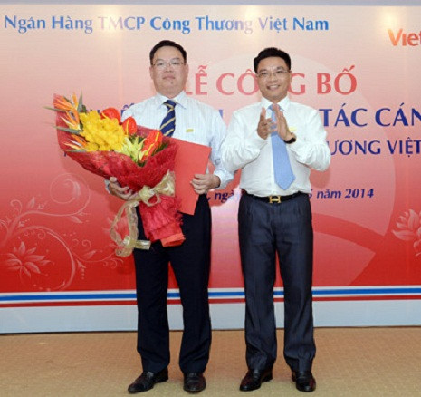 Bí thư Đảng ủy, Chủ tịch HĐQT VietinBank Nguyễn Văn Thắng trao quyết định bổ nhiệm Phó Tổng giám đốc cho ông Trần Minh Bình. Ảnh Mạnh Thắng Bí thư Đảng ủy, Chủ tịch HĐQT VietinBank Nguyễn Văn Thắng trao quyết định bổ nhiệm Phó Tổng giám đốc cho ông Trần Minh Bình. Ảnh Mạnh Thắng