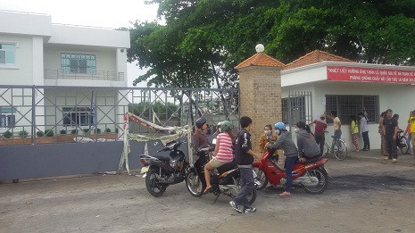 Công nhân công ty Long Huei VN (KCN Sóng Thần) trở lại nhà máy với hy vọng sớm ổn định việc làm. (Ảnh: Người lao động)