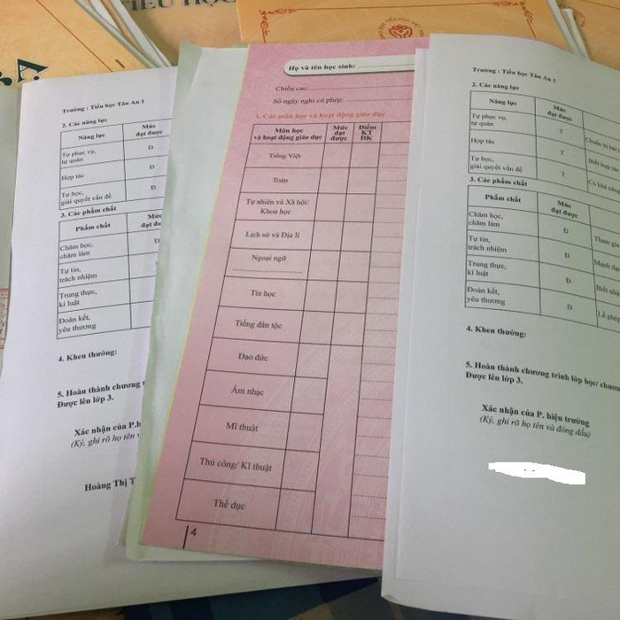 Nhiều địa phương vẫn sử dụng đồng thời học bạ điện tử và học bạ giấy. Ảnh minh họa: giaoduc.net.vn Nhiều địa phương vẫn sử dụng đồng thời học bạ điện tử và học bạ giấy. Ảnh minh họa: giaoduc.net.vn