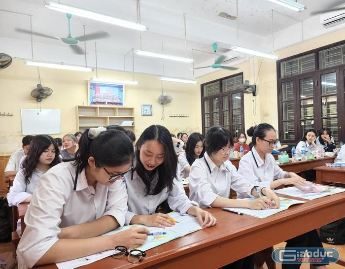 Học sinh Hải Phòng tăng tốc ôn thi (Ảnh Phạm Linh) Học sinh Hải Phòng tăng tốc ôn thi (Ảnh Phạm Linh)