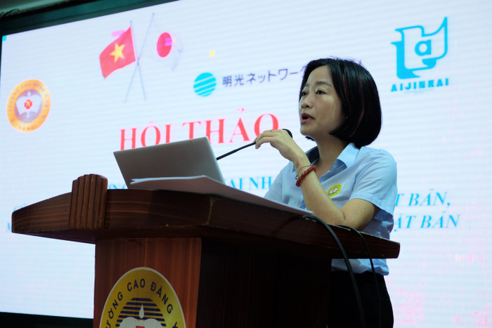 Cô Trần Vũ Hoàng Anh - Phó Hiệu trưởng Trường Cao đẳng Y tế Hà Nội phát biểu mở đầu hội thảo. GDVN_1.JPG