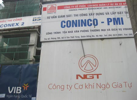 Khu đất của Công ty cơ khí Ngô Gia Tự được quy hoạch bãi đỗ xe, đang được xây dựng tòa nhà ngân hàng. Ảnh: Đoàn Loan.