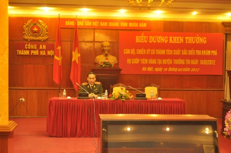 Buổi lễ khen thưởng đã diễn ra vào chiều nay (19/2) Buổi lễ khen thưởng đã diễn ra vào chiều nay (19/2)