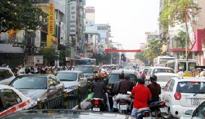 Phương tiện cá nhân tăng quá nhanh là nguyên nhân gây ùn tắc giao thông Phương tiện cá nhân tăng quá nhanh là nguyên nhân gây ùn tắc giao thông