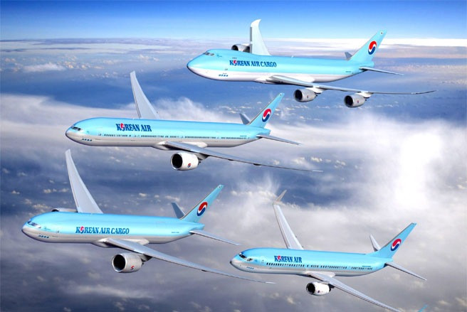 Korean Air: Korean Air là hãng bay lớn nhất của Hàn Quốc. Trụ sở toàn cầu của hãng đặt tại thủ đô Seoul của nước này. Korean Air: Korean Air là hãng bay lớn nhất của Hàn Quốc. Trụ sở toàn cầu của hãng đặt tại thủ đô Seoul của nước này.