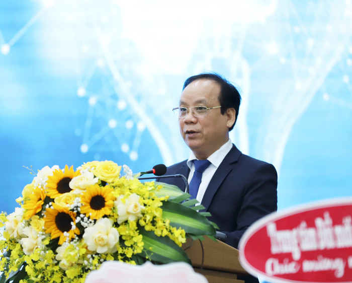 Phó Giáo sư, Tiến sĩ Nguyễn Ngọc Vũ - Giám đốc Đại học Đà Nẵng. Ảnh: Website Nhà trường. Phó Giáo sư, Tiến sĩ Nguyễn Ngọc Vũ - Giám đốc Đại học Đà Nẵng. Ảnh: Website Nhà trường.