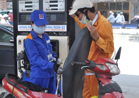 "Trong năm 2014, chúng tôi tiếp tục công khai minh bạch hơn nữa trong điều hành giá xăng dầu".