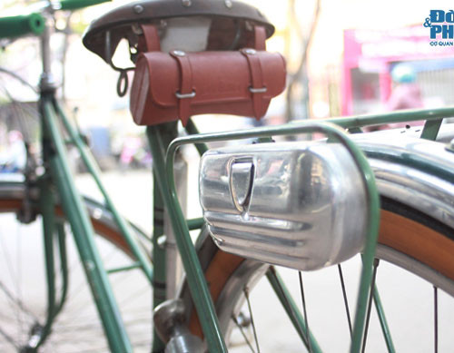 Không một giọt sơn nào được “đụng” đến chiếc Peugeot đời 1951 kể từ ngày xuất xưởng.