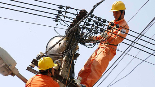 EVN đầu tư 121.000 tỷ vượt vốn điều lệ là 45.000 tỷ. (Ảnh: VTC) EVN đầu tư 121.000 tỷ vượt vốn điều lệ là 45.000 tỷ. (Ảnh: VTC)